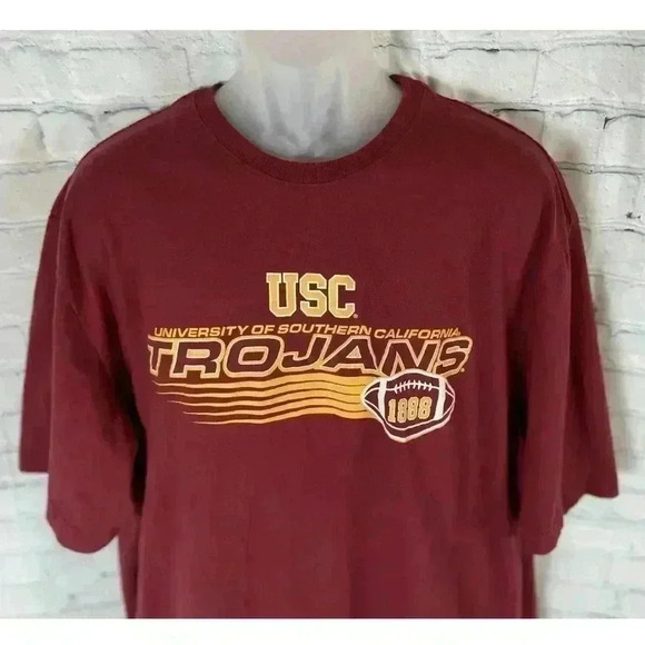 Men’s Size 2XLT USC Trojans Football Short Sleeve T-Shirt Maroon Red Sports fan - Picture 1 of 12